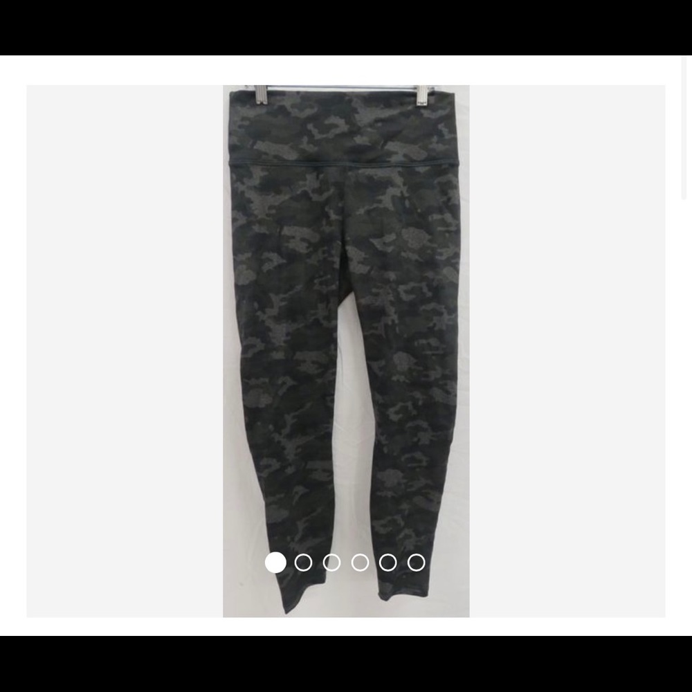 Women's Fabletics Camo Leggings Size Medium